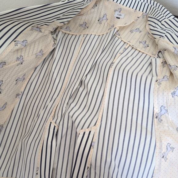 CAbi Women's White Navy Striped Bell Sleeve Blazer Jacket Size 2 Classy Elegant - Picture 6 of 14